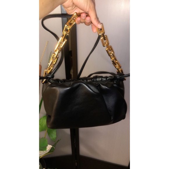 Black faux leather bag with gold link chain - Picture 2 of 3